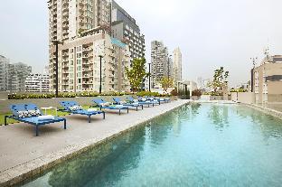 the quarter phromphong by uhg