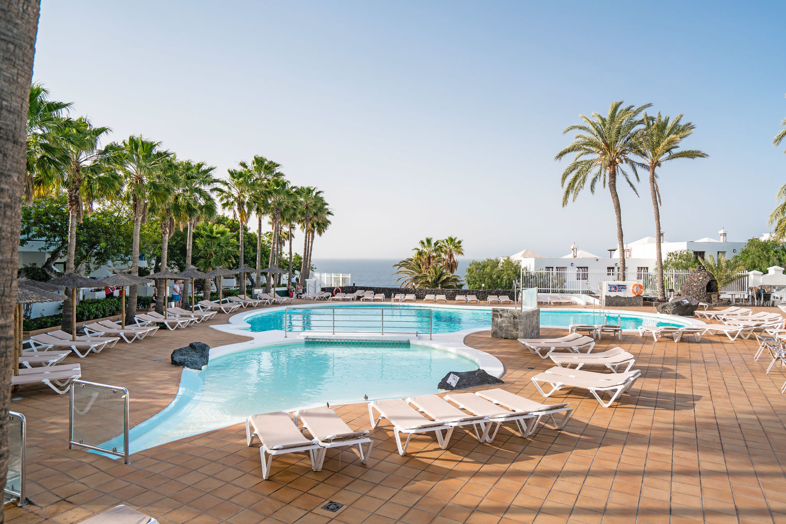 thb flora aparthotel