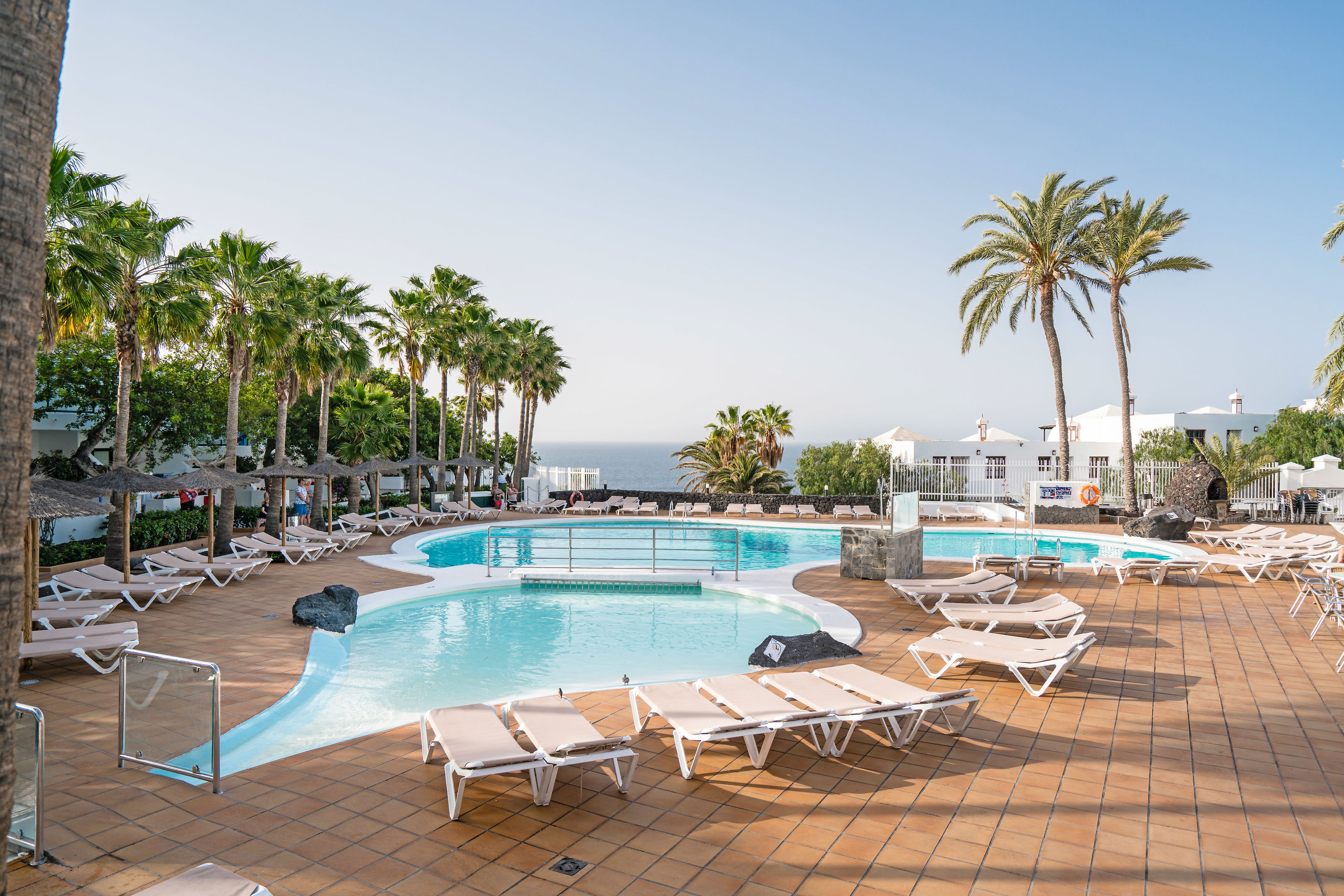 thb flora aparthotel