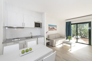 thb flora aparthotel