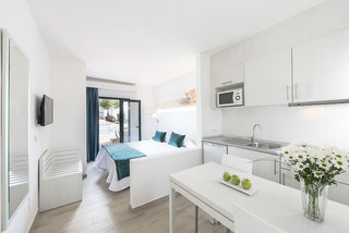 thb flora aparthotel
