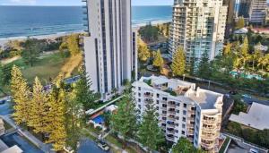 The Ritz Resort,Carrara>>Broadbeach,4 star