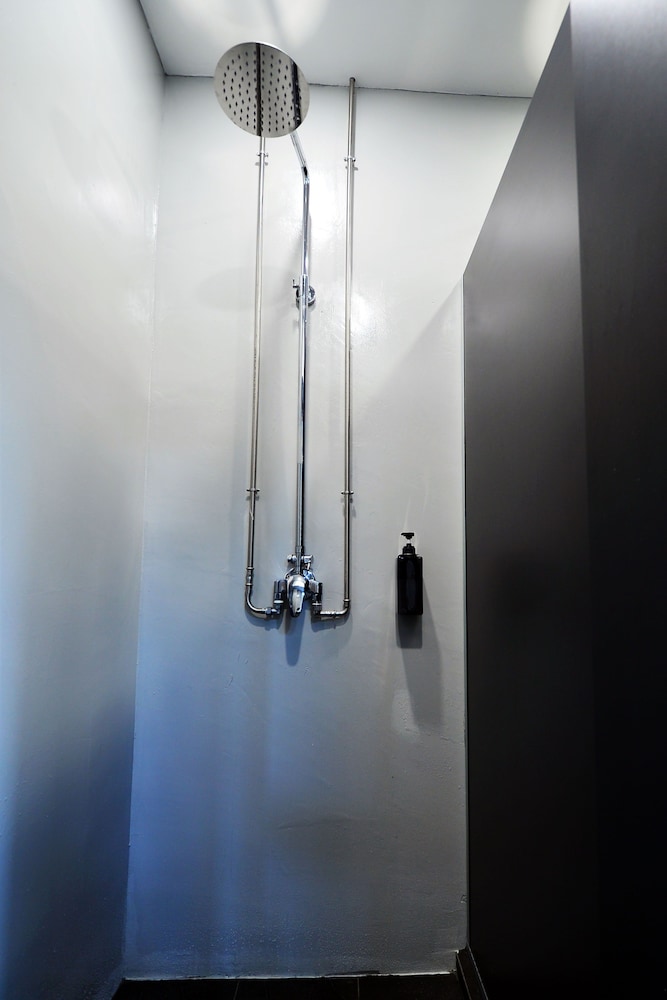 wink mccallum street hostel