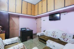 spot on biswabani guest house near kavi nazrul metro station