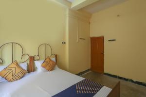 spot on biswabani guest house near kavi nazrul metro station