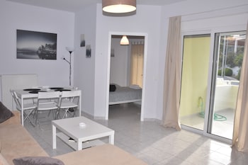 Double M,28 Oi Oktovriou 14 190 03 Markopoulo,3 star