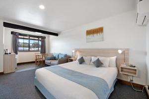 Olde Tudor Hotel,Launceston>>Hobart,4 star