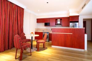 al liwan suites rawdat al khail