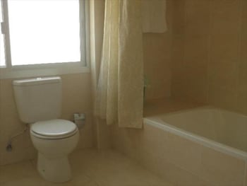 hamasa plaza hotel and apartments