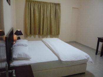 hamasa plaza hotel and apartments
