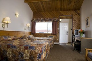 rocky mountain ski lodge