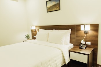 paragon house and residence