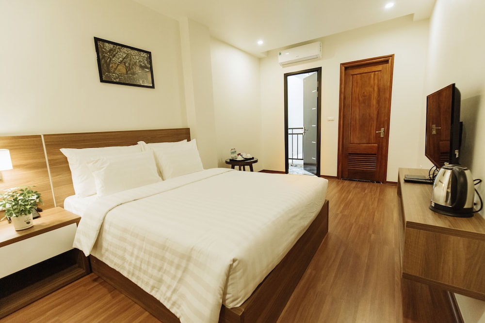 paragon house and residence