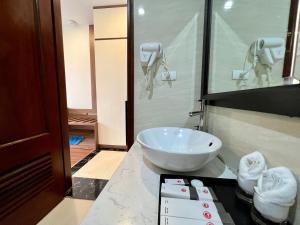 paragon house and residence