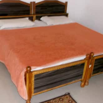 Hotel Shivam Palace,Ramrajaraja Temple Road Near Ganesh Darwaza Orchha 472246,2 star