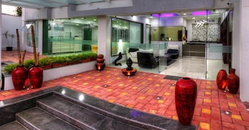 hotel rajmahal inn
