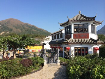 yha ngong ping sg davis youth hostel
