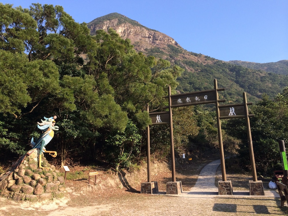 yha ngong ping sg davis youth hostel