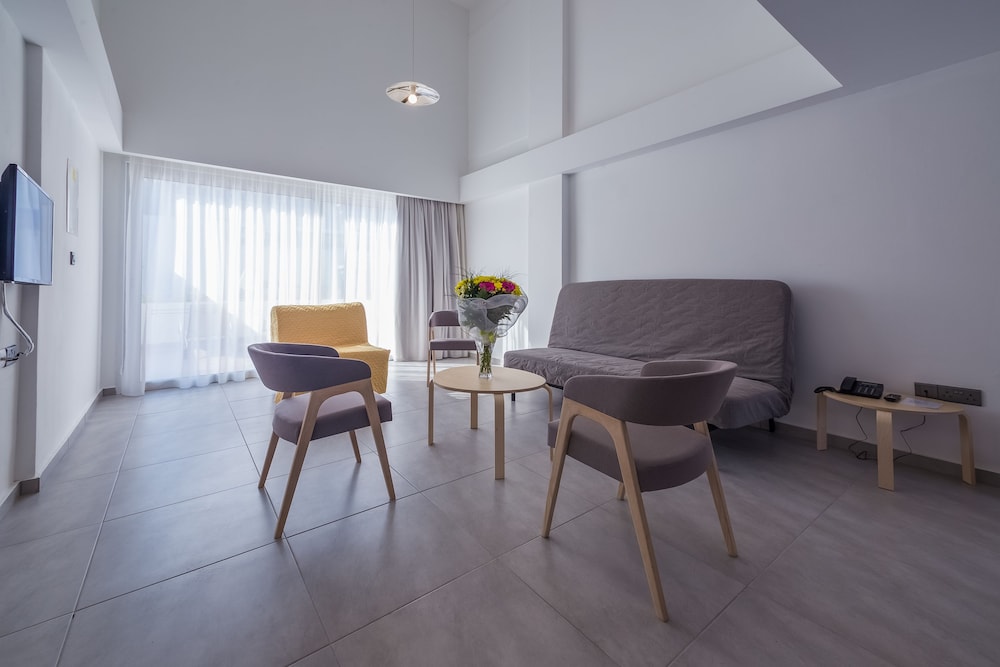 protaras plaza hotel