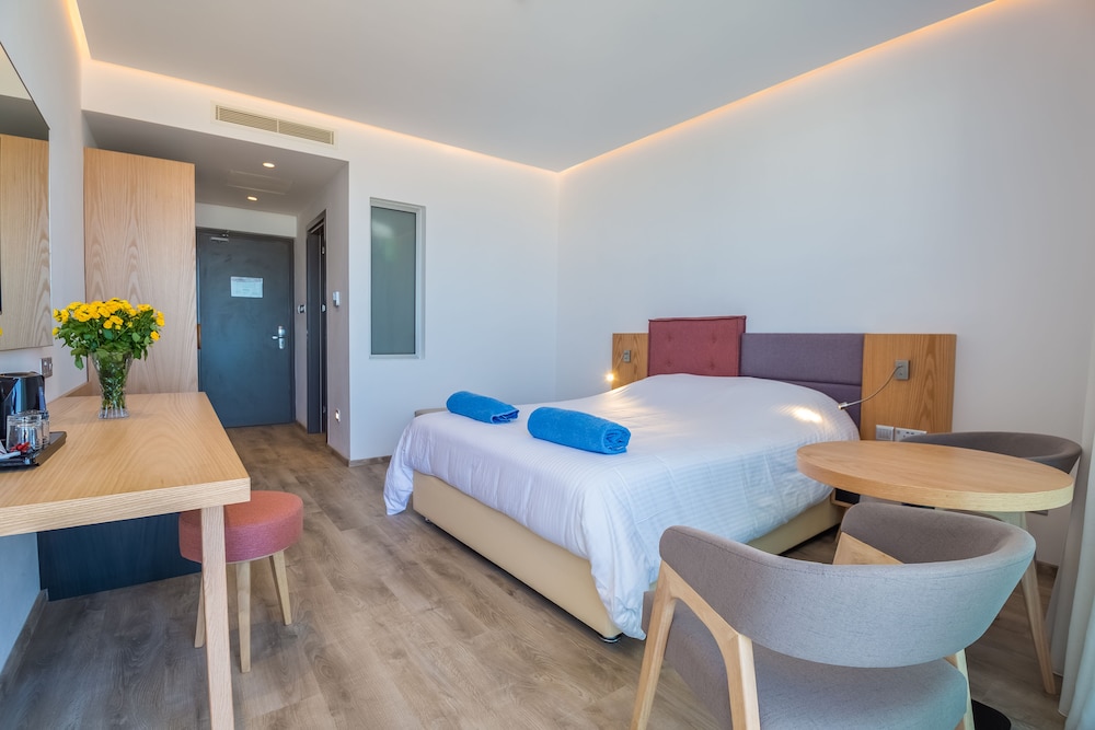 protaras plaza hotel