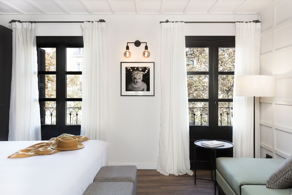yurbban ramblas boutique hotel