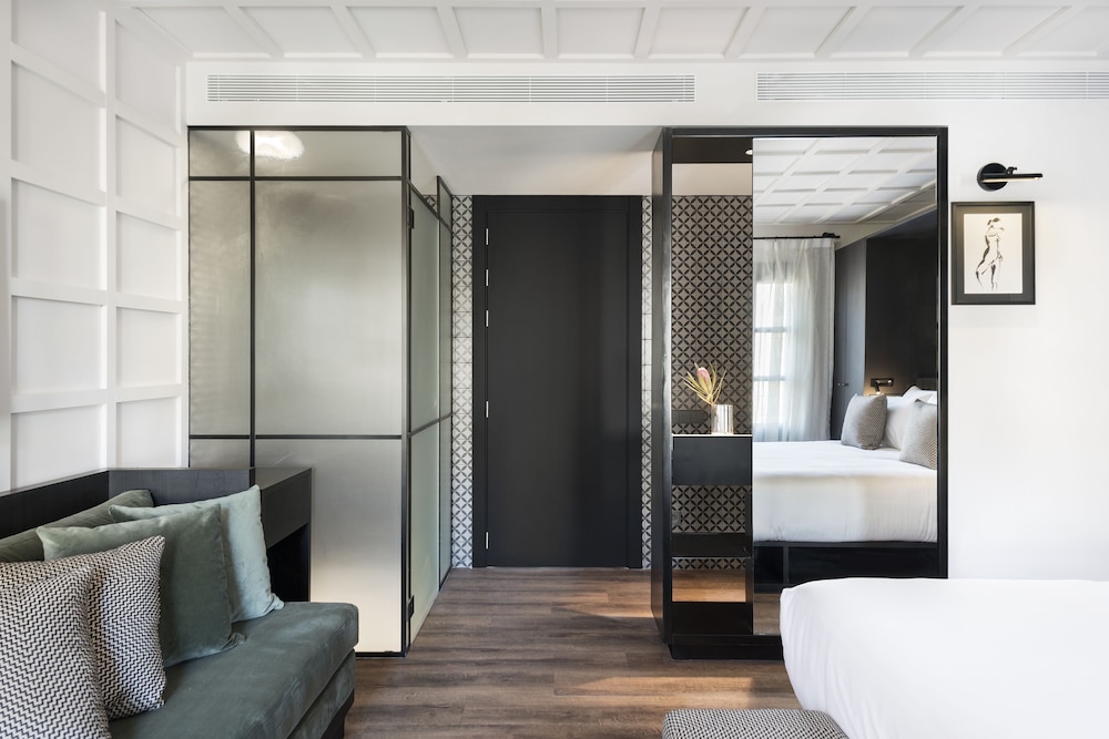 yurbban ramblas boutique hotel