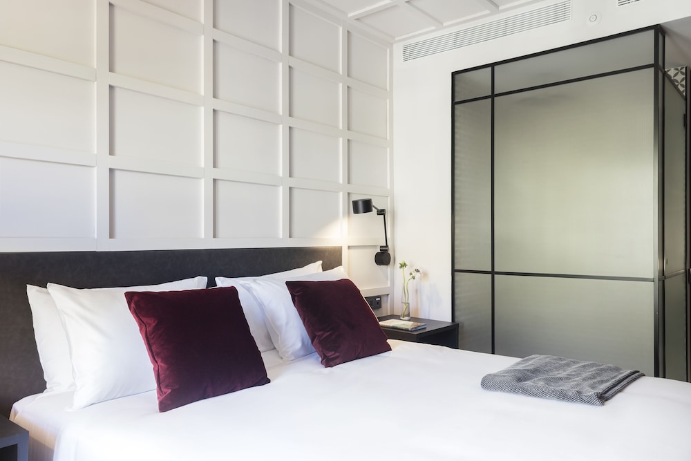 yurbban ramblas boutique hotel