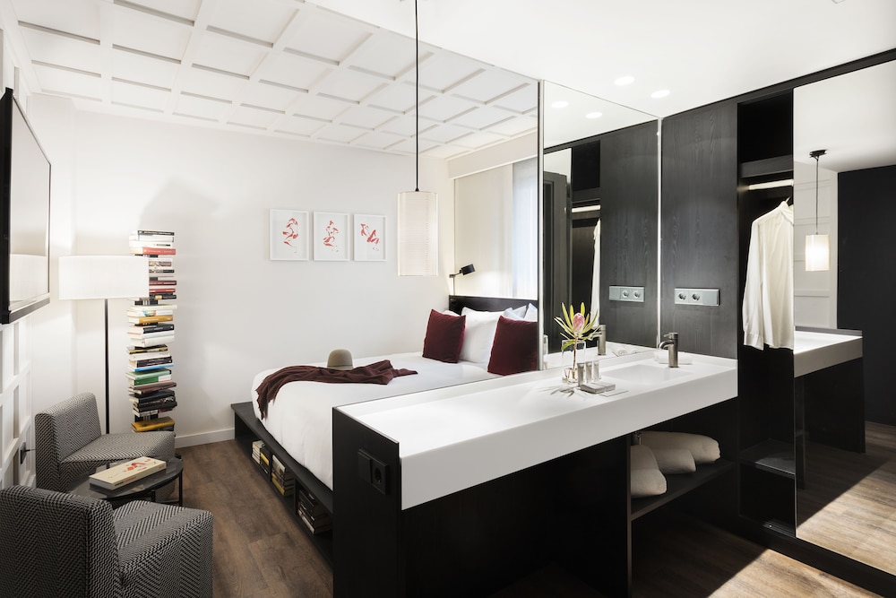 yurbban ramblas boutique hotel