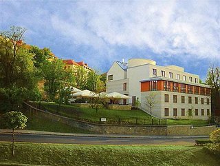 Hotel Castle Garden,Danube River>>Budapest,4 star