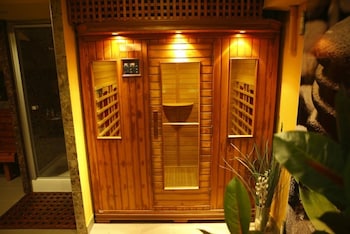 six inn hotel