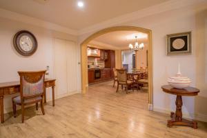 Four Seasons Place,Pattaya>>Bang Lamung,4 star