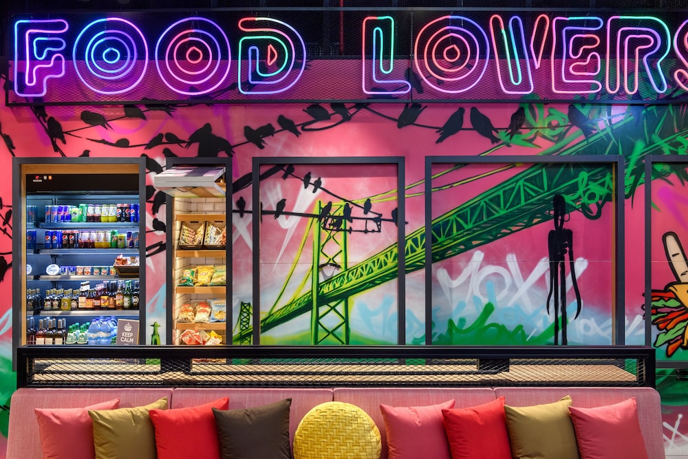 moxy lisbon city