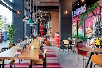 moxy lisbon city