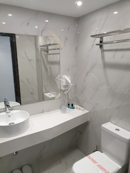 boss boutique athens