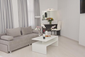 boss boutique athens