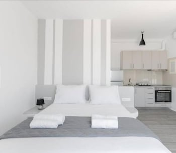 Oniropetra Apartaments,,3 star