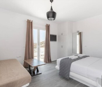 Oniropetra Apartaments,,3 star