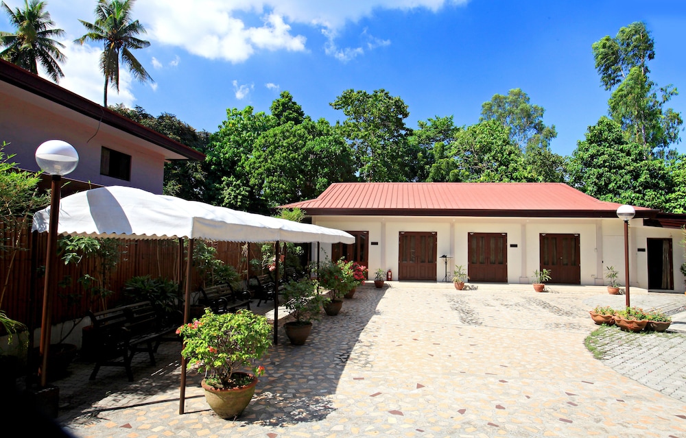 hotel tropika