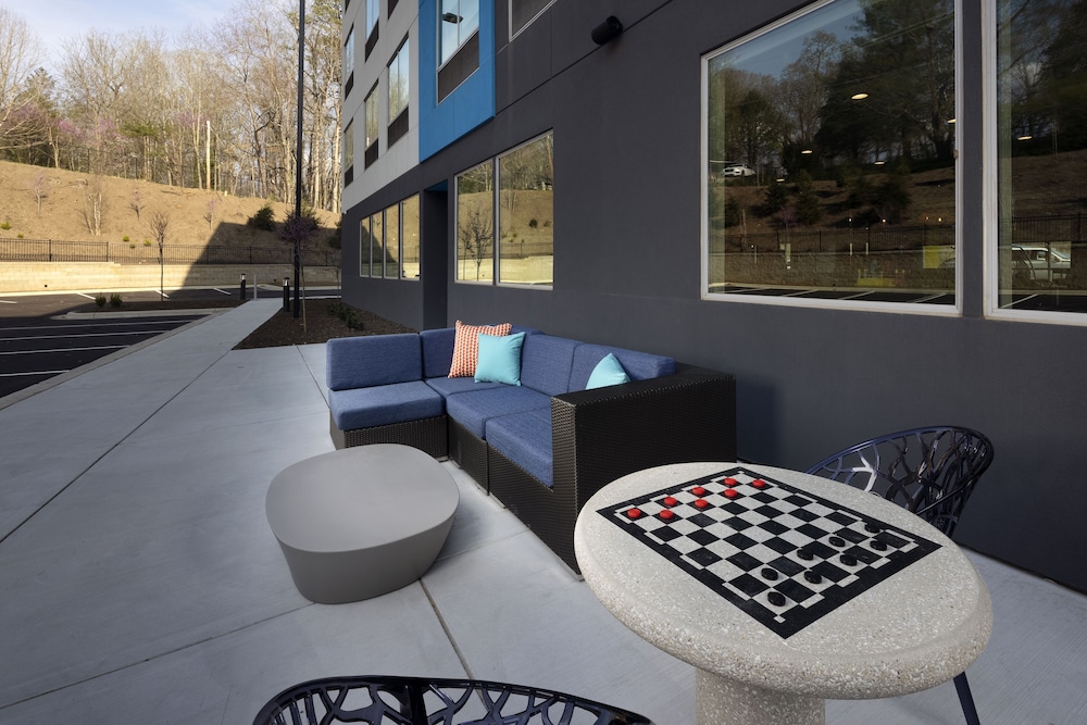 tru by hilton asheville blue ridge parkway