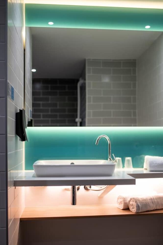 holiday inn express arcachon la teste an ihg hotel