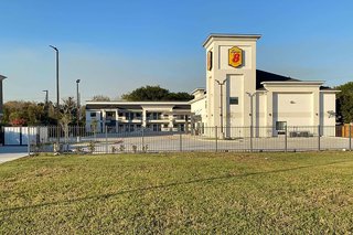 Super 8 By Wyndham Houston North West,,2 star