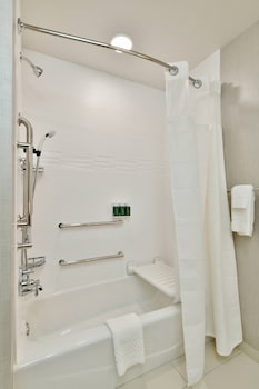 residence inn by marriott eau claire