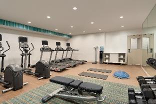 Holiday Inn Express Jamaica - Jfk Airtrain - Nyc,New York>>Jamaica,2.5 star