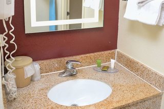 clarion pointe savannah gateway i 95