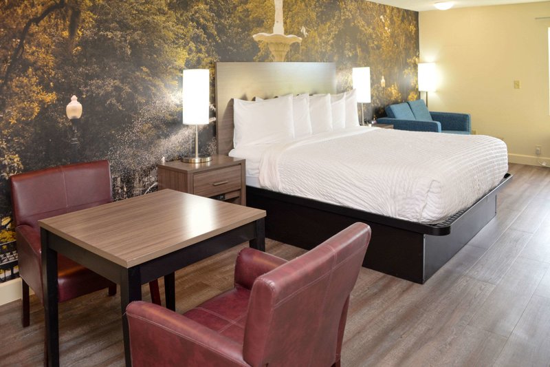 clarion pointe savannah gateway i 95