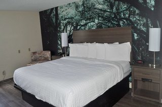 clarion pointe savannah gateway i 95