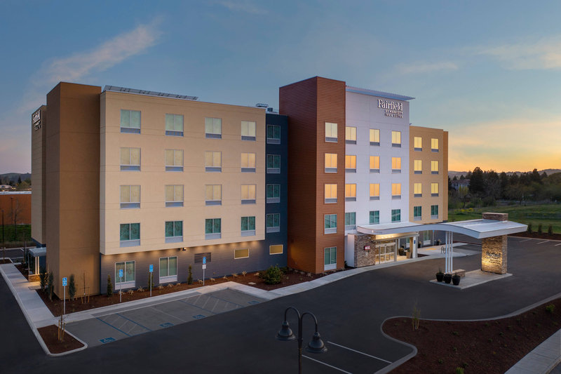 Fairfield Inn & Suites By Marriott Santa Rosa Rohnert Park