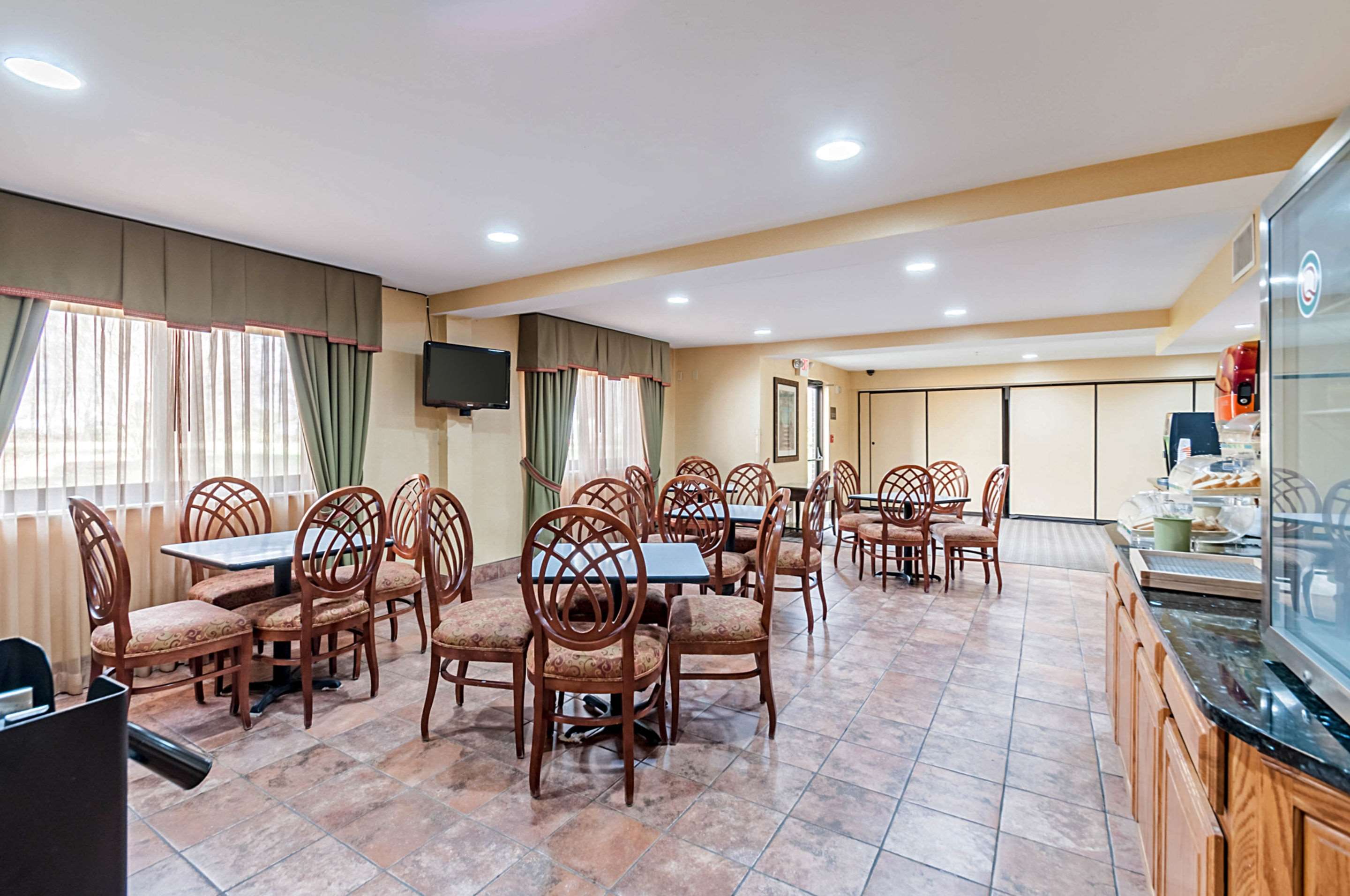 red roof inn and suites chestertown