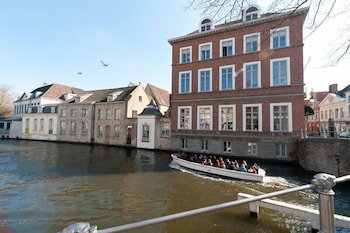canalview hotel ter reien