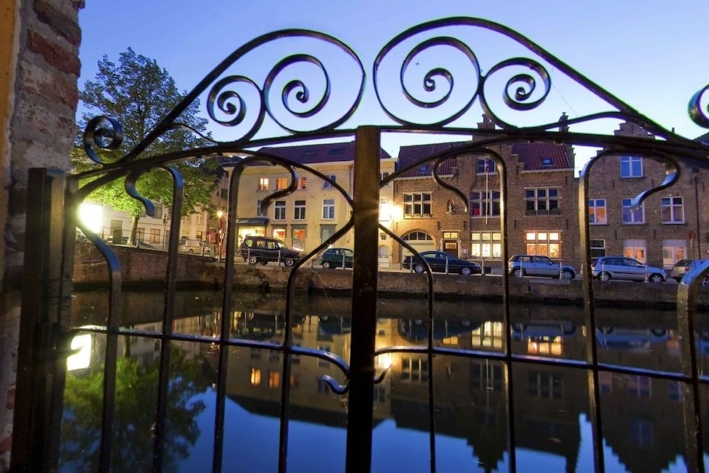 canalview hotel ter reien